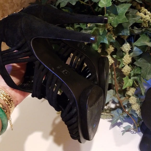 💖Host Pick💖 Tory Burch Black Suede Heels - Picture 7 of 8
